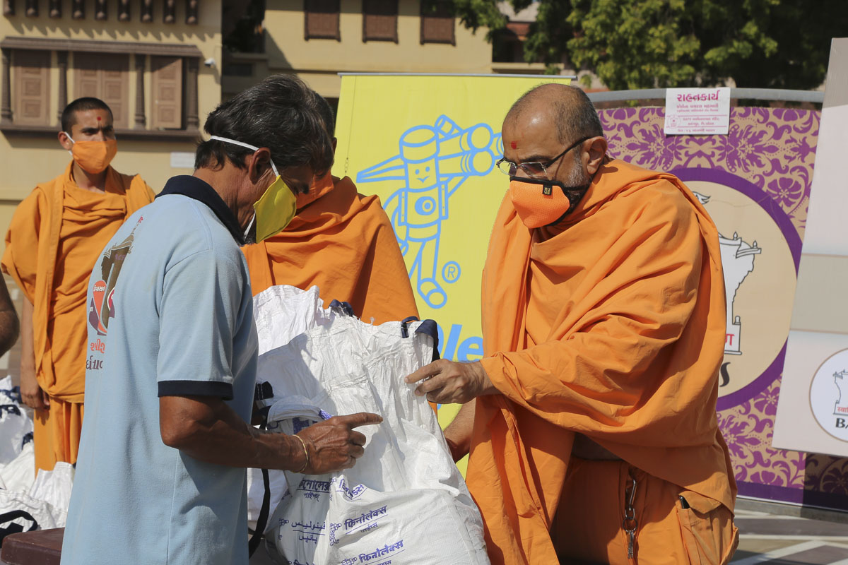 BAPS Community Services During the Coronavirus Lockdown, Sarangpur