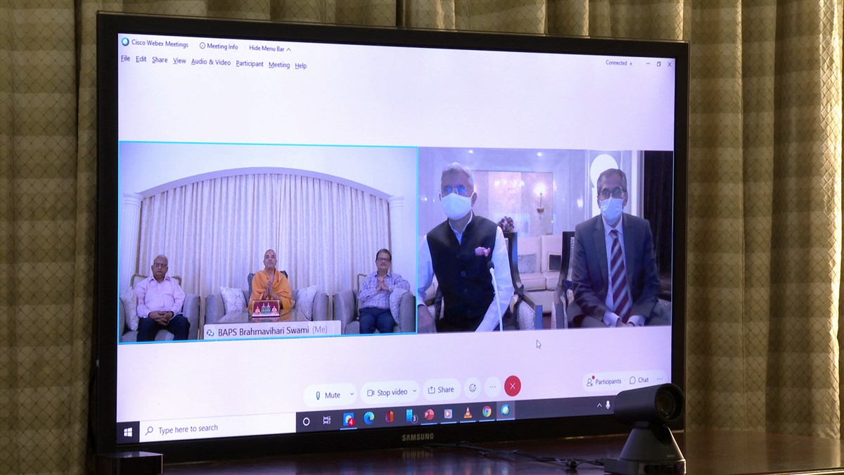 Hon Minister Dr. S. Jaishankar with HE Ambassador Pavan Kapoor join the meeting with Brahmavihari Swami, Rohitbhai Patel and Ashokbhai Kotecha