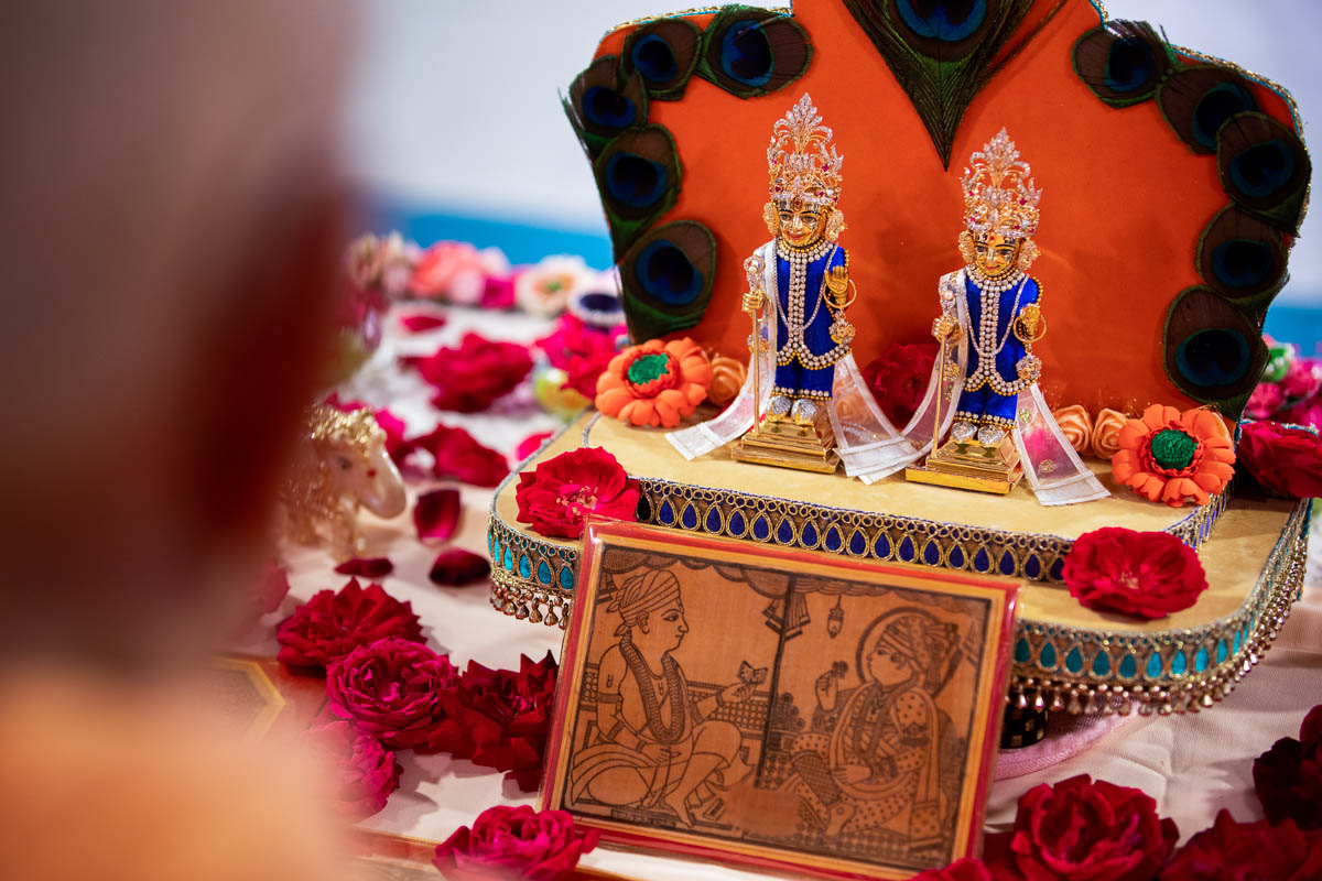 Shri Harikrishna Maharaj and Shri Gunatitanand Swami in Swamishri's daily puja
