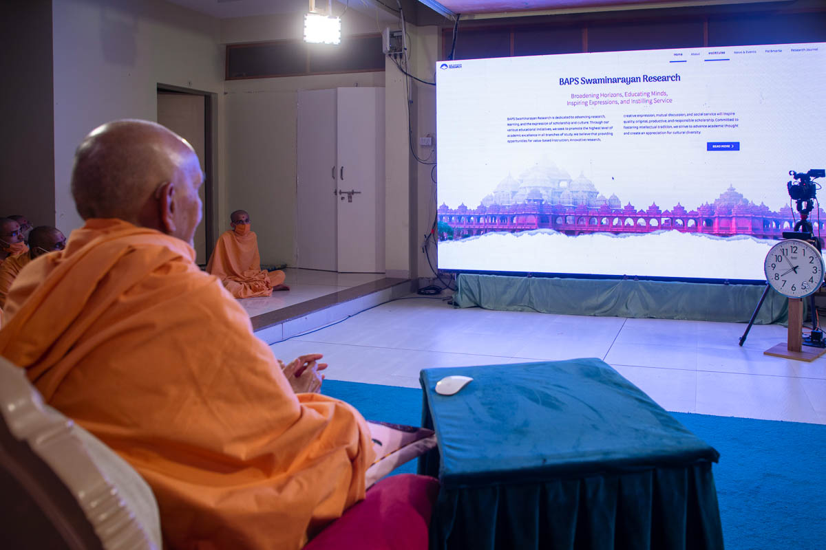 Swamishri inaugurates new website for <br><a href='https://research.baps.org/' target='blank' style='text-decoration:underline; color:blue;'>BAPS Swaminarayan Research</a>