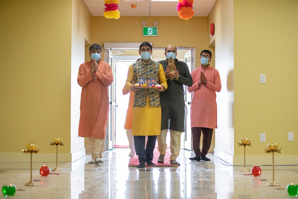 Ceremony at BAPS Shri Swaminarayan Mandir, Winnipeg