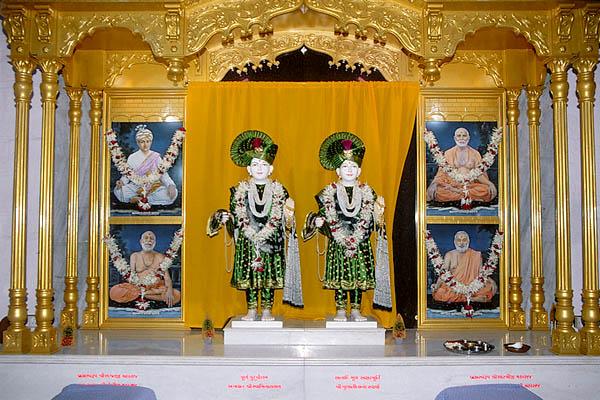  Shri Akshar Purushottam Maharaj and Guru Parampara