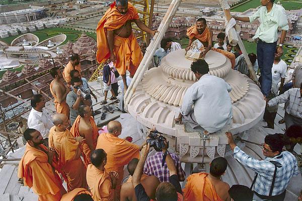  Pujan of Shri Harikrishna Maharaj and amalsaro