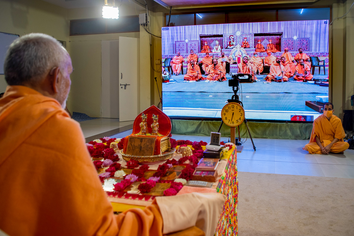 Sadhus sing kirtans via video conference from Junagadh Mandir