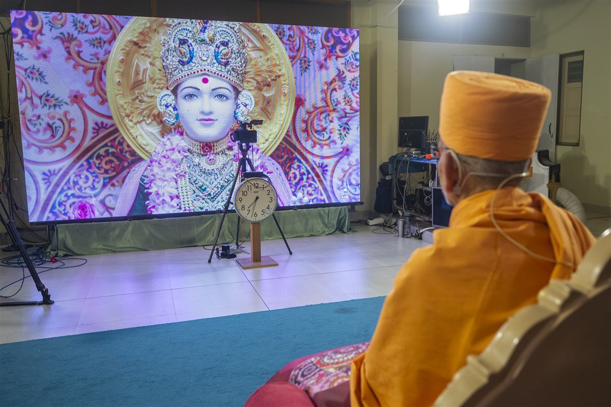 Shatabdi Family Mahapuja with Mahant Swami Maharaj, Nenpur, India