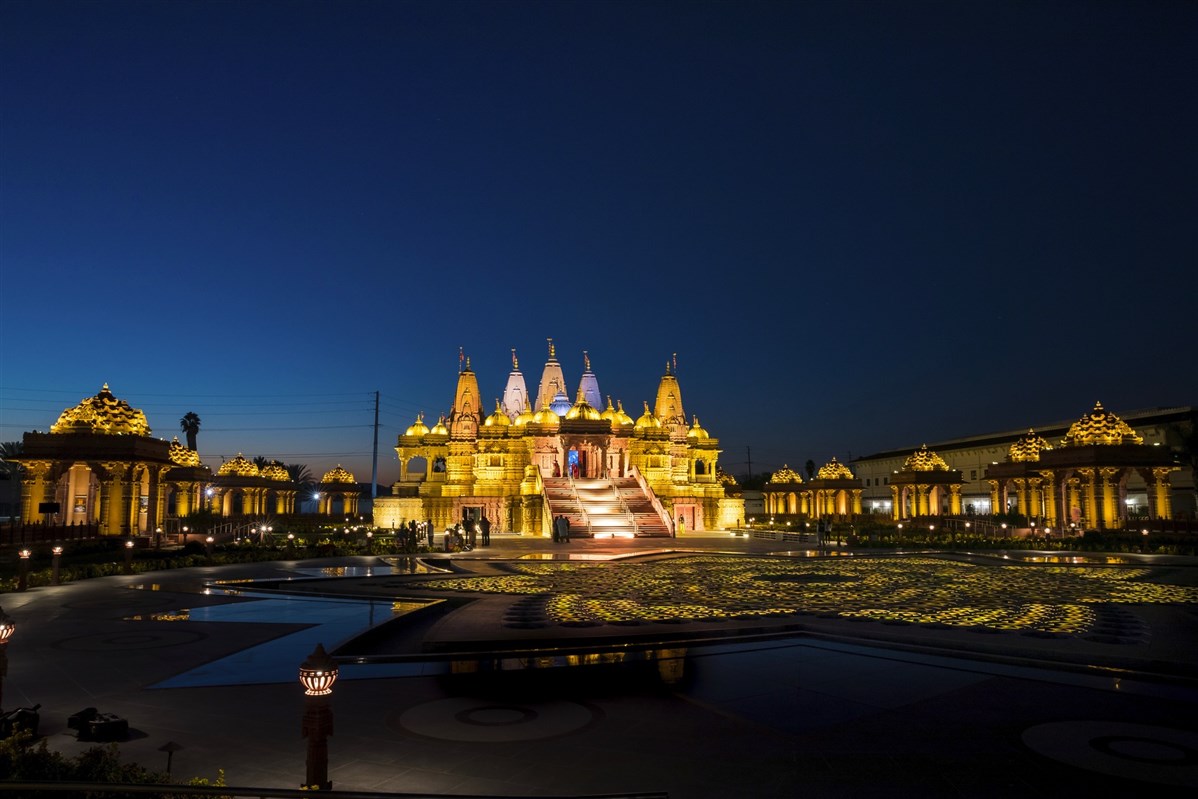 BAPS Shri Swaminarayan Mandir, Los Angeles, CA joined iconic landmarks across the nation to honor the lives lost to COVID-19
