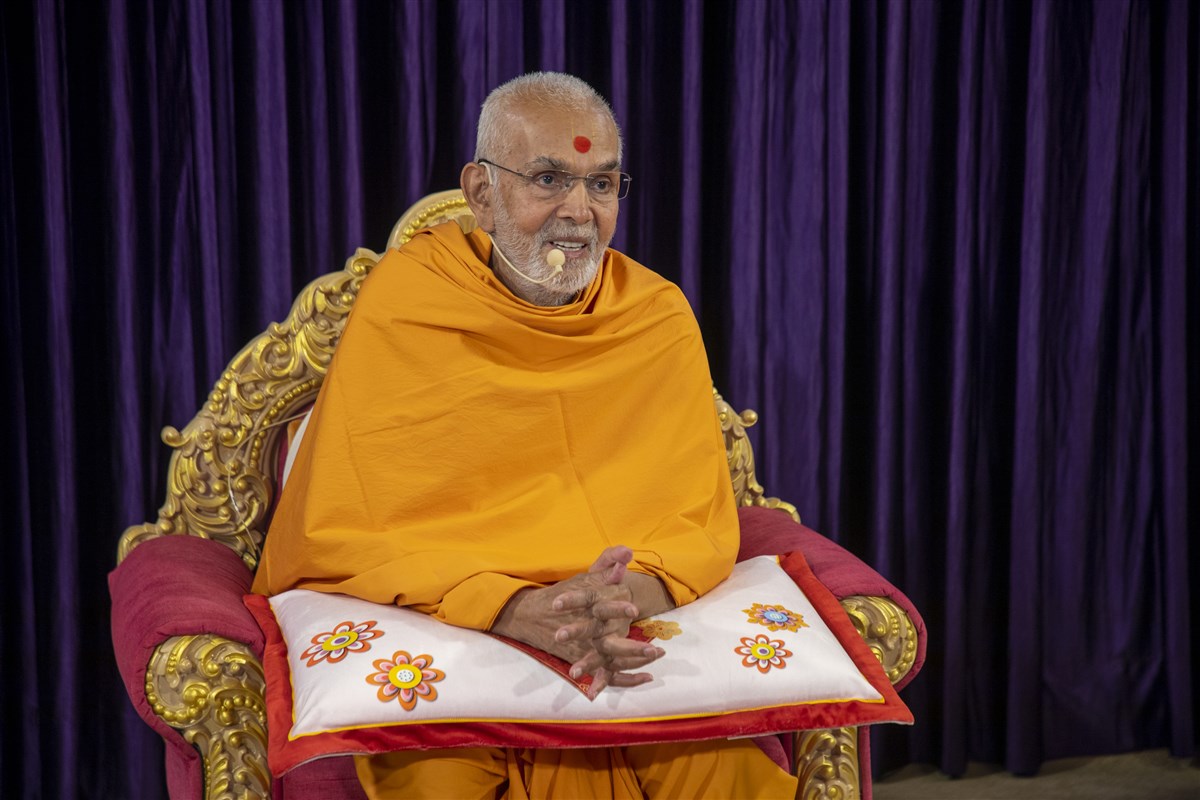 Swamishri in conversation with sadhus via video conference 