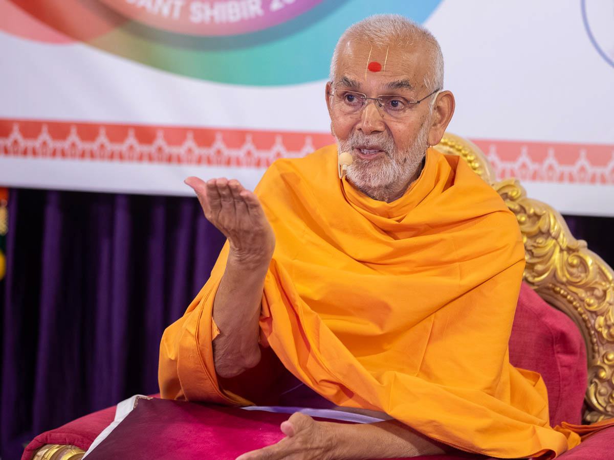 Swamishri was pleased to hear of the deep concept behind the shibir and conveyed his blessings