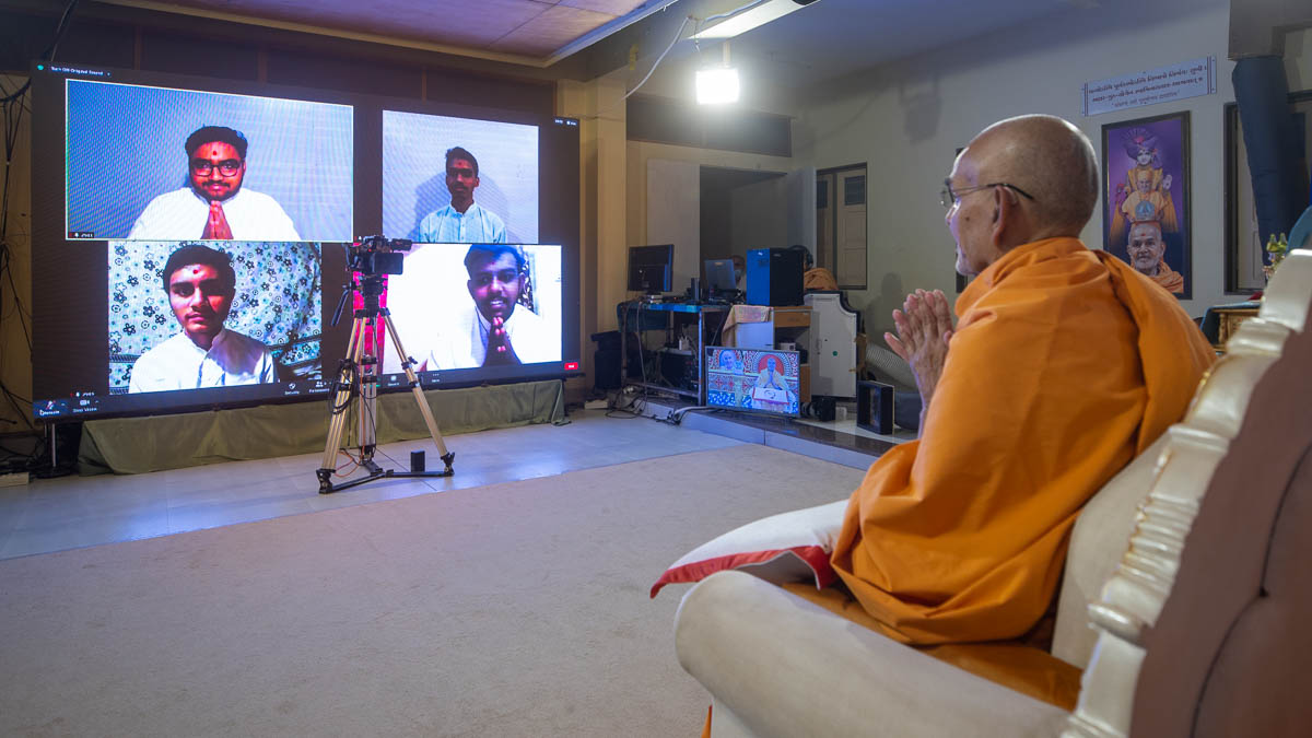 Swamishri blesses Satsang Diksha shastra mukhpath award winners via video conference