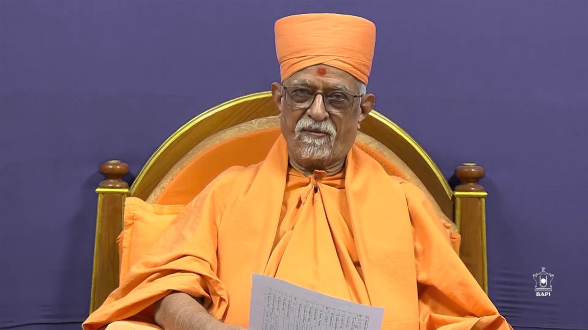 Sadguru Pujya Swayamprakashdas (Doctor) Swami addressed the audience in a pre-recorded video from Sarangpur, India