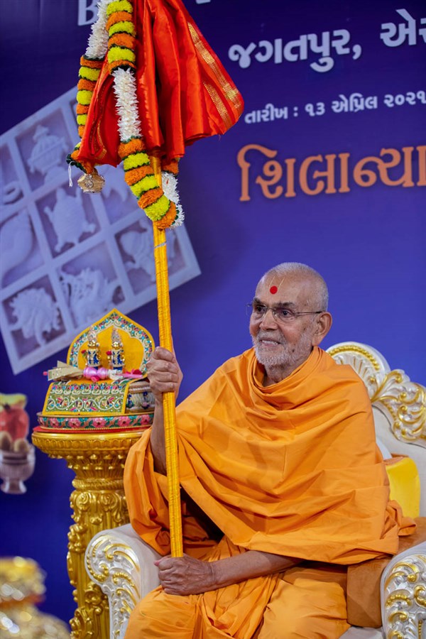 Swamishri conveys best wishes for Gudi Padwa