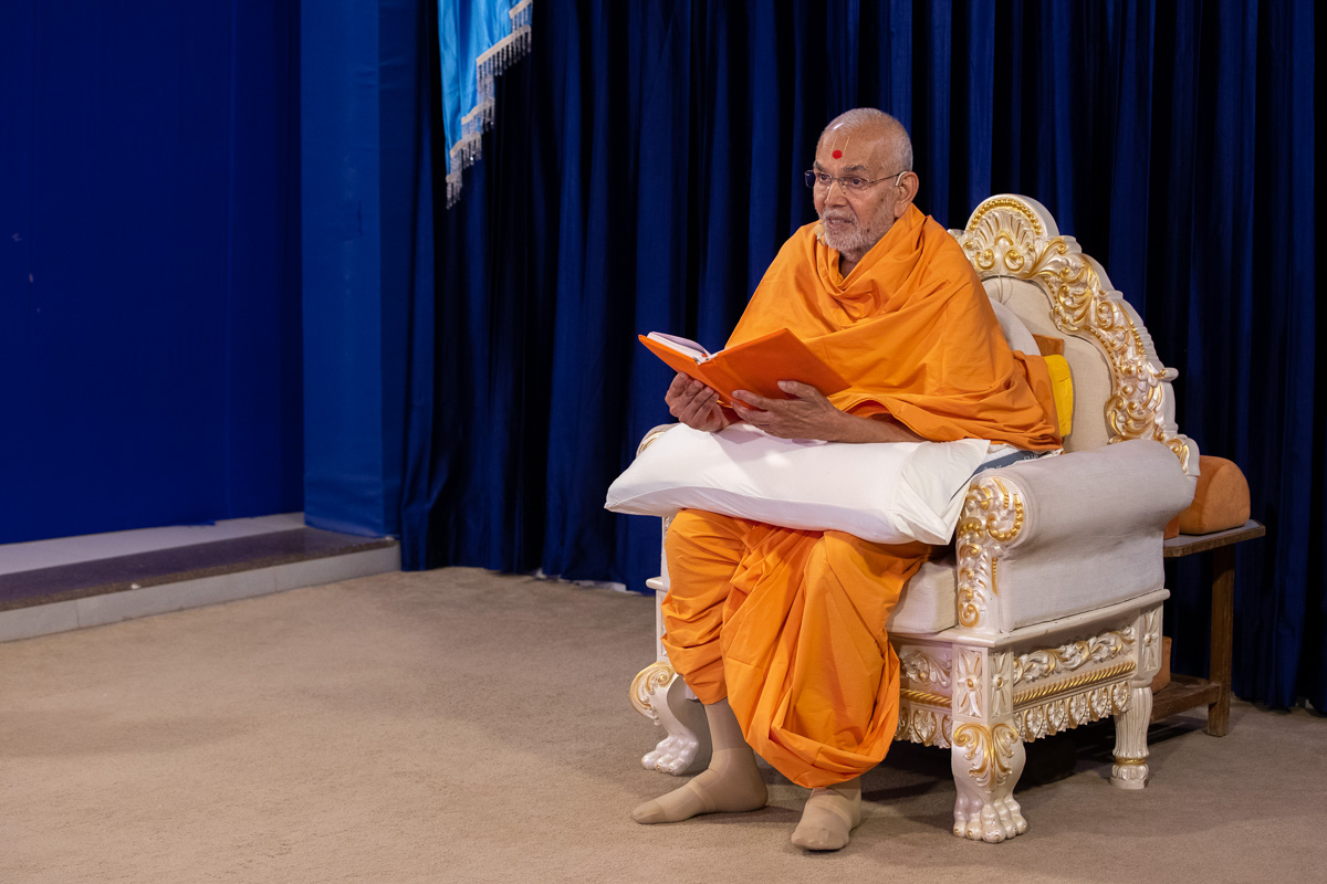 Swamishri discourses on Purushottam Bolya Prite
