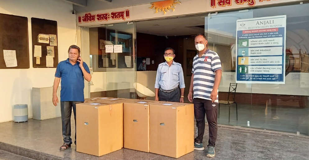 The oxygen concentrators are being distributed to various hospitals and medical facilities throughout Gujarat by BAPS volunteers