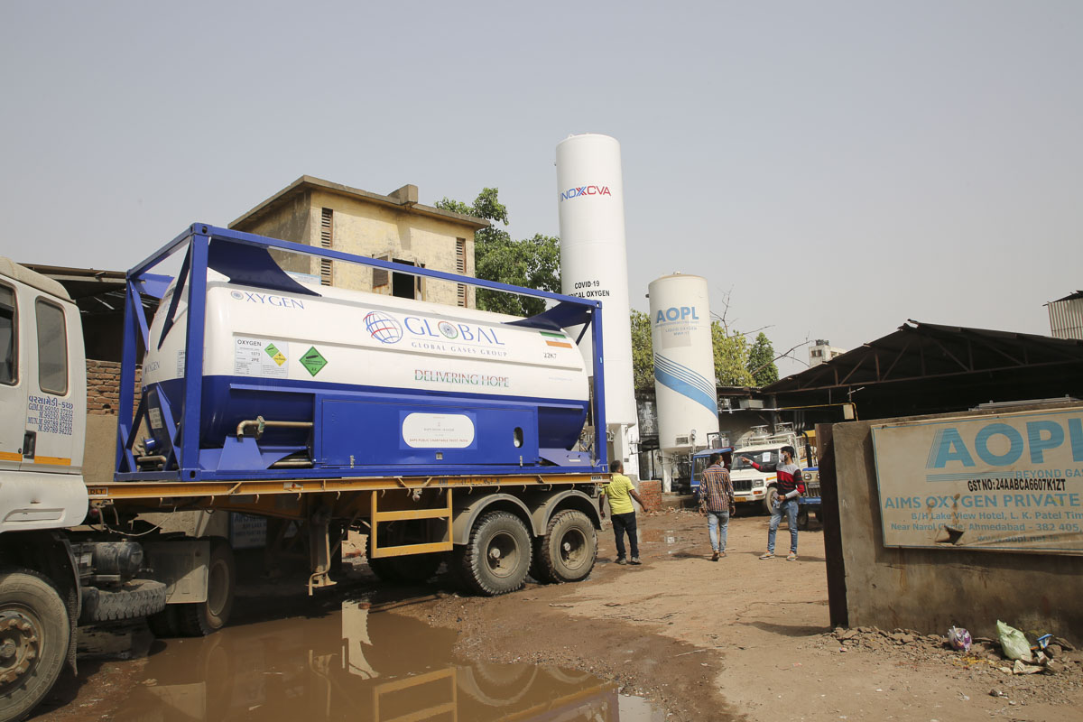 Liquid oxygen container