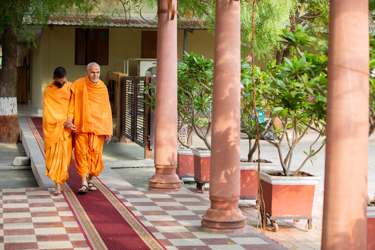 Swamishri after his walk