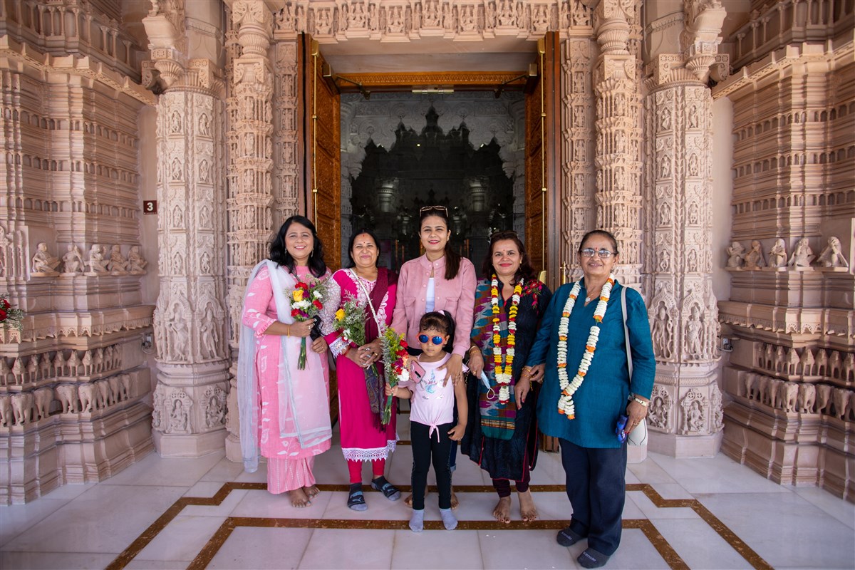 Members of the Nepali Delegation welcomed to the mandir