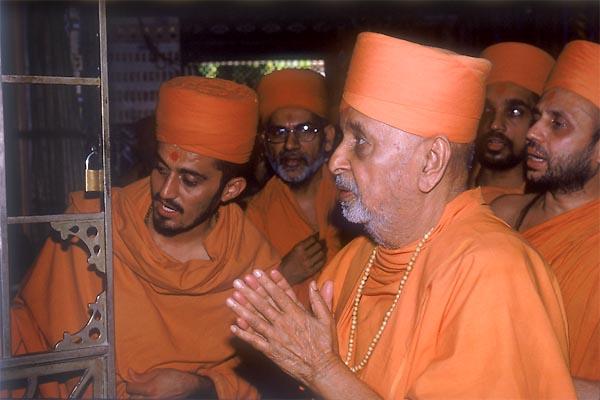  Swamishri engaged in darshan
