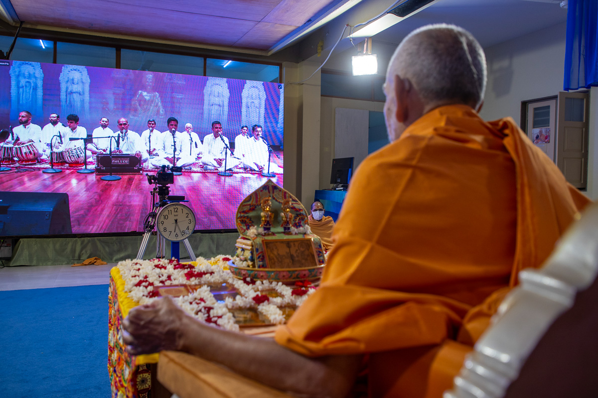 Youths sing kirtans via video conference 