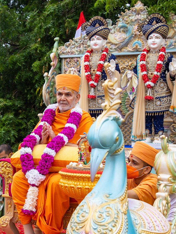 Swamishri during the Rathyatra