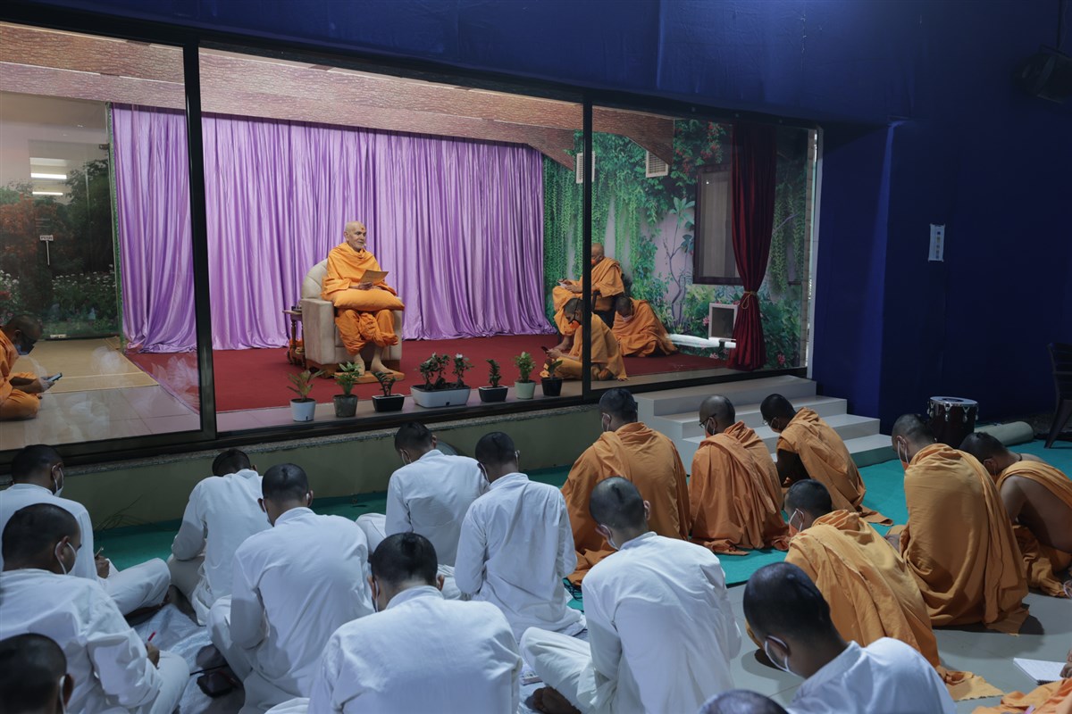 Sadhus and sadhaks during the assembly