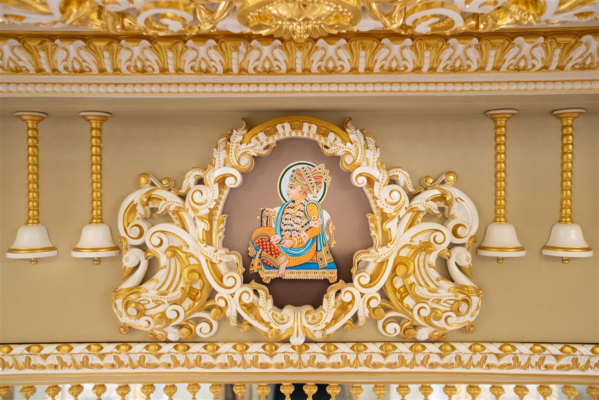 A painting of Bhagwan Swaminarayan in the abhishek mandap