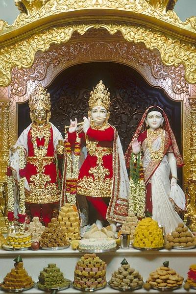  Annakut offered to Shri Harikrishna Maharaj and Shri Radha-Govind 