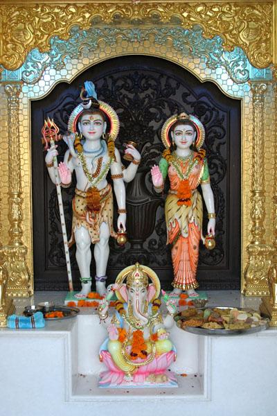  Thal offered to Shri Shiv-Parvati and Shri Ganeshji 