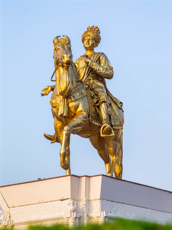 Murti of Bhagwan Swaminarayan seated on his horse, Rojho