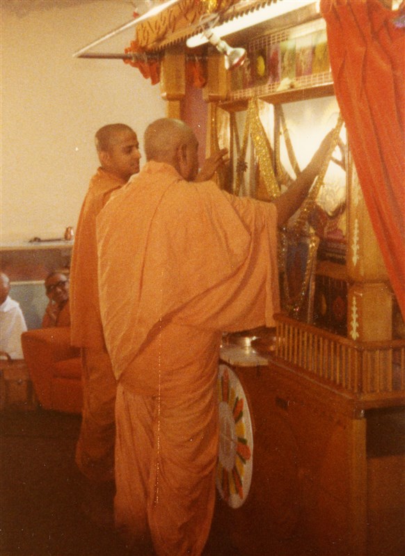 Pramukh Swami Maharaj performed the murti pratishtha ceremony in the newly acquired premises on Russell Street on 28 June 1980