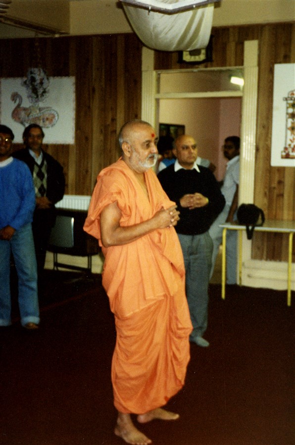 In 1982, Pramukh Swami Maharaj graced Ashton-under-Lyne again, his fourth visit to the town