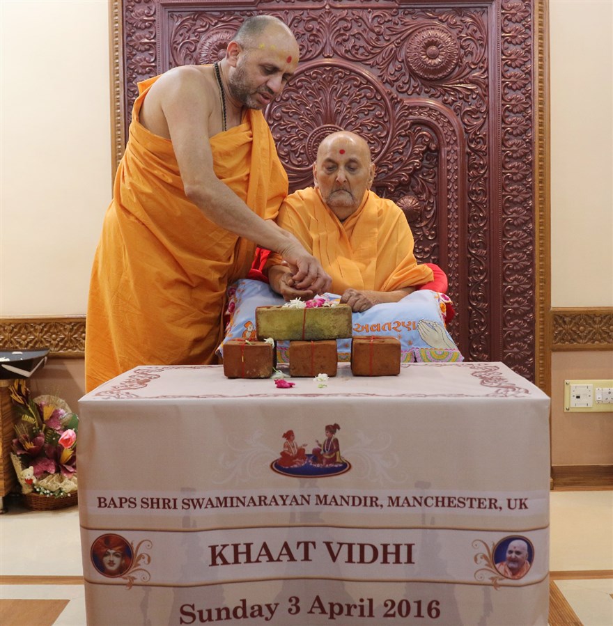 Pramukh Swami Maharaj blessed the bricks for the ground-breaking ceremony of the new mandir in Manchester, in Sarangpur, India, on 3 April 2016
