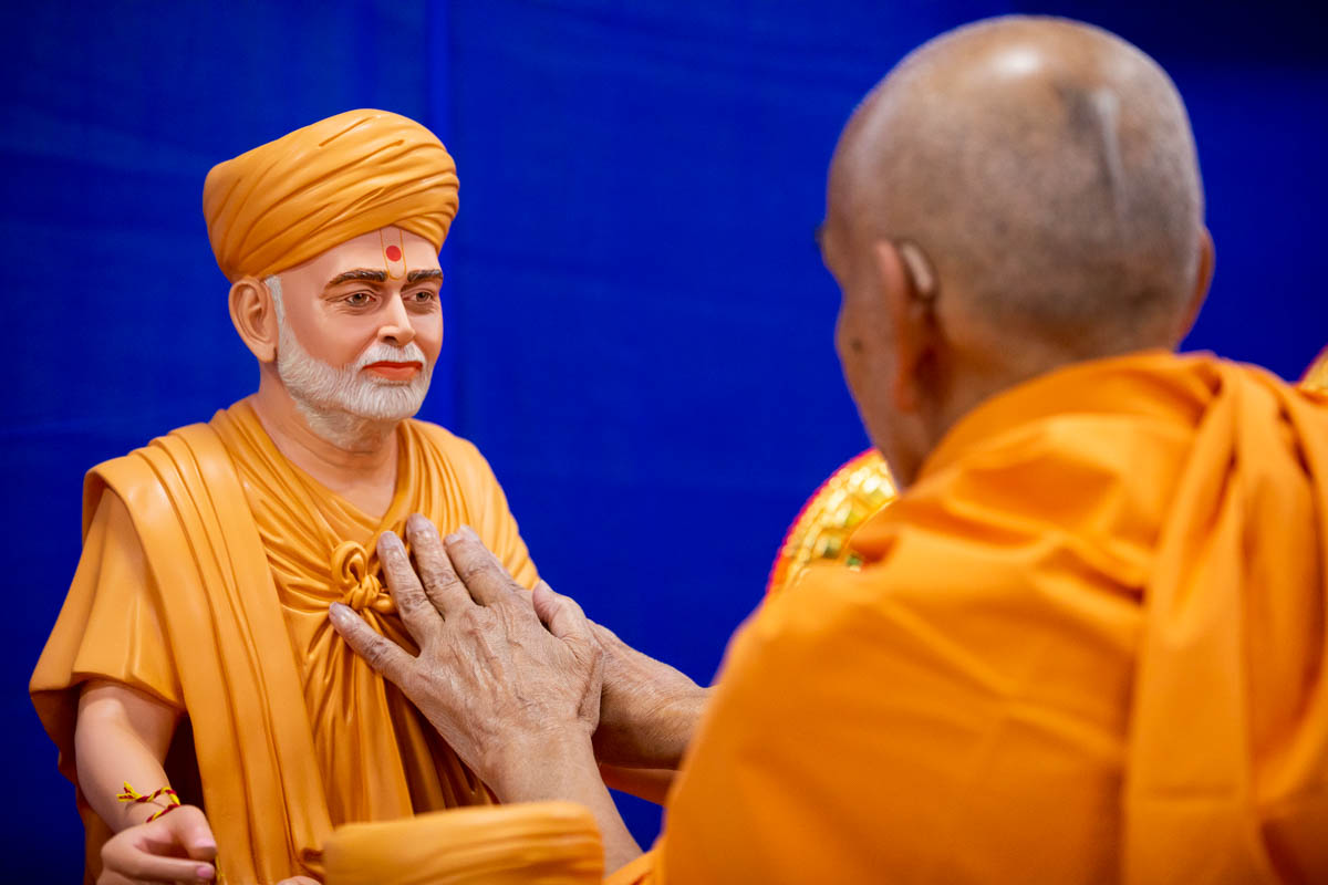 Murti Pratishtha in Nenpur, 31 December 202