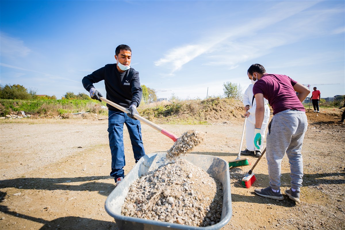 On the site in Paris, volunteers had worked tirelessly for days to prepare it for the bhumi pujan ceremony