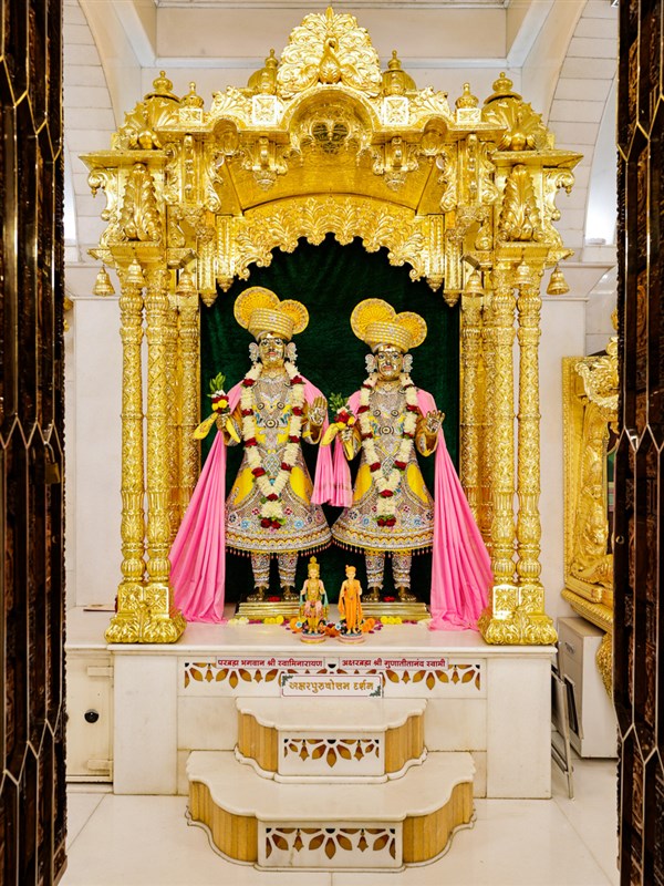 Bhagwan Swaminarayan, Aksharbrahma Gunatitanand Swami