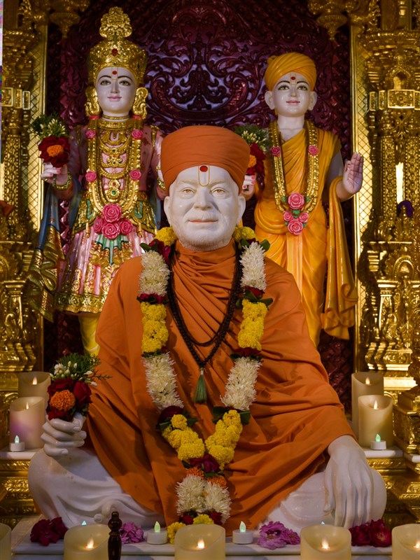 Bhagwan Swaminarayan, Aksharbrahma Gunatitanand Swami and Brahmaswarup Yogiji Maharaj