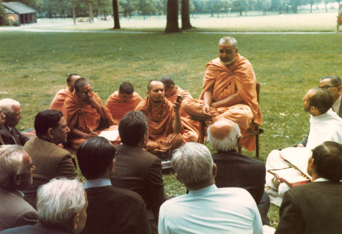 Pramukh Swami Maharaj addressing a satsang assembly during his visit in 1974
