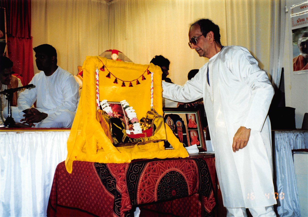Swaminarayan Jayanti and Rama Navmi celebrations at the Satsang Bhavan in 2000