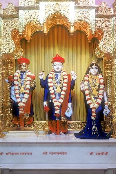 Shri Harikrishna Maharaj and Shri Lakshminarayan Dev 