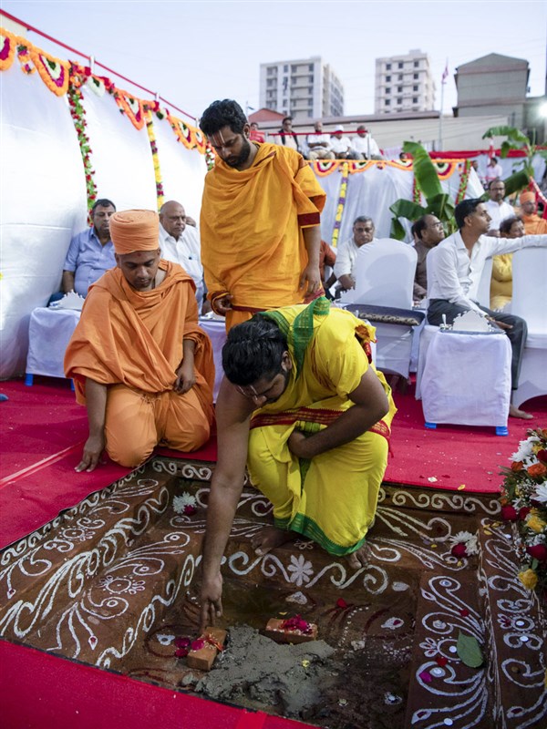 Foundation Ceremony for new BAPS Shri Swaminarayan Mandir, Dar-es-Salaam