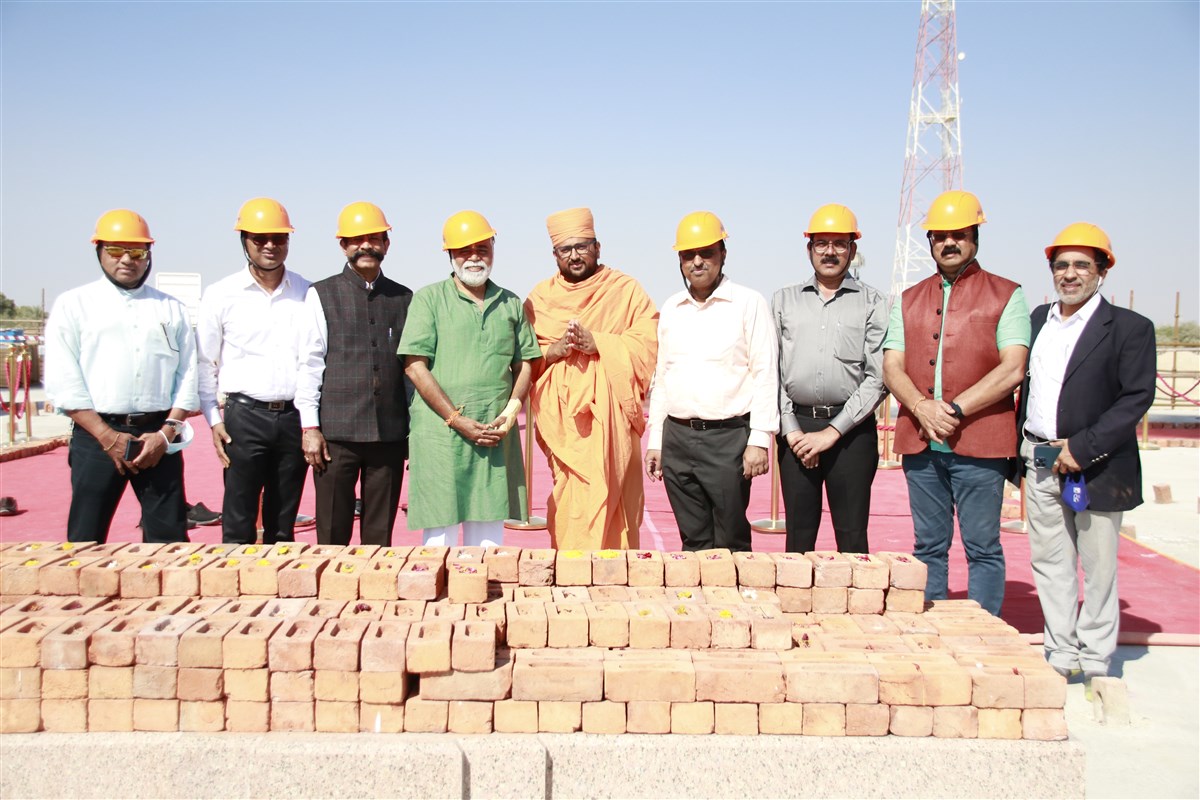 Dignitaries at the Shila Sthapan Saptah