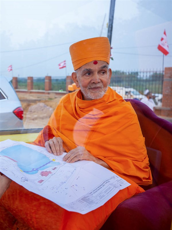 Swamishri visits Chansad