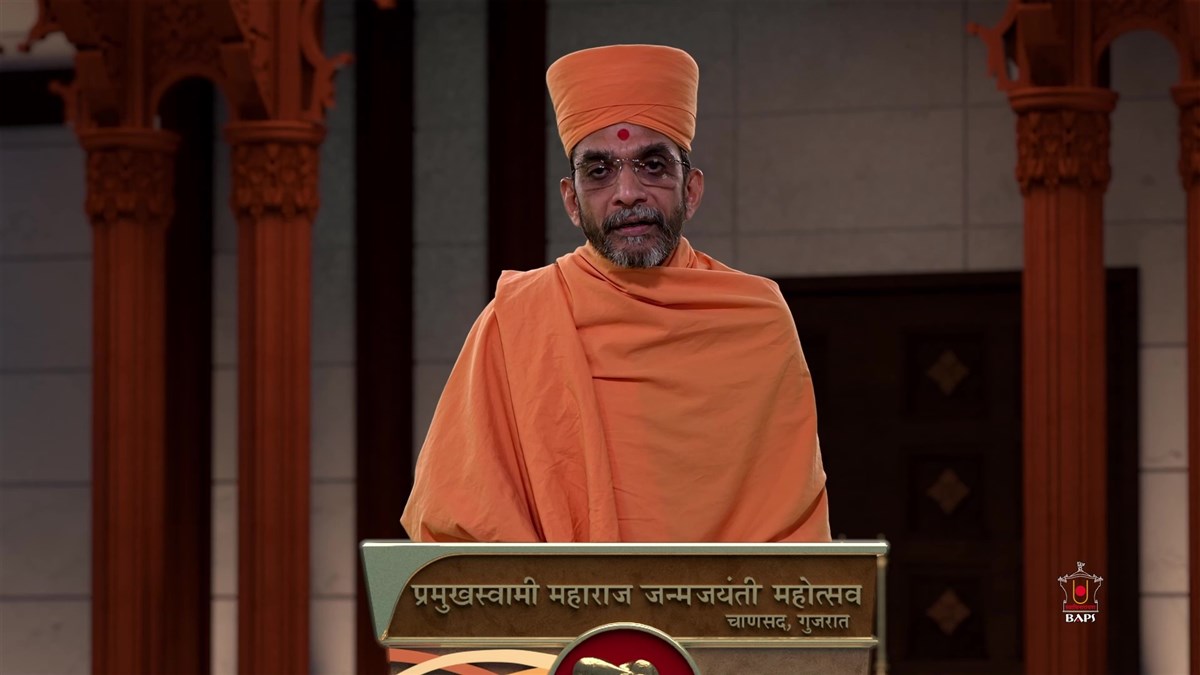 Adarshjivan Swami addresses the assembly