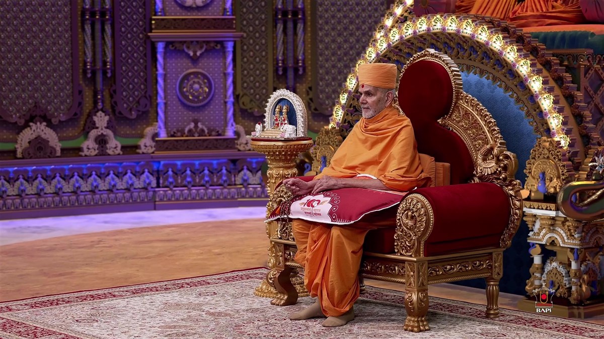 Swamishri during the assembly