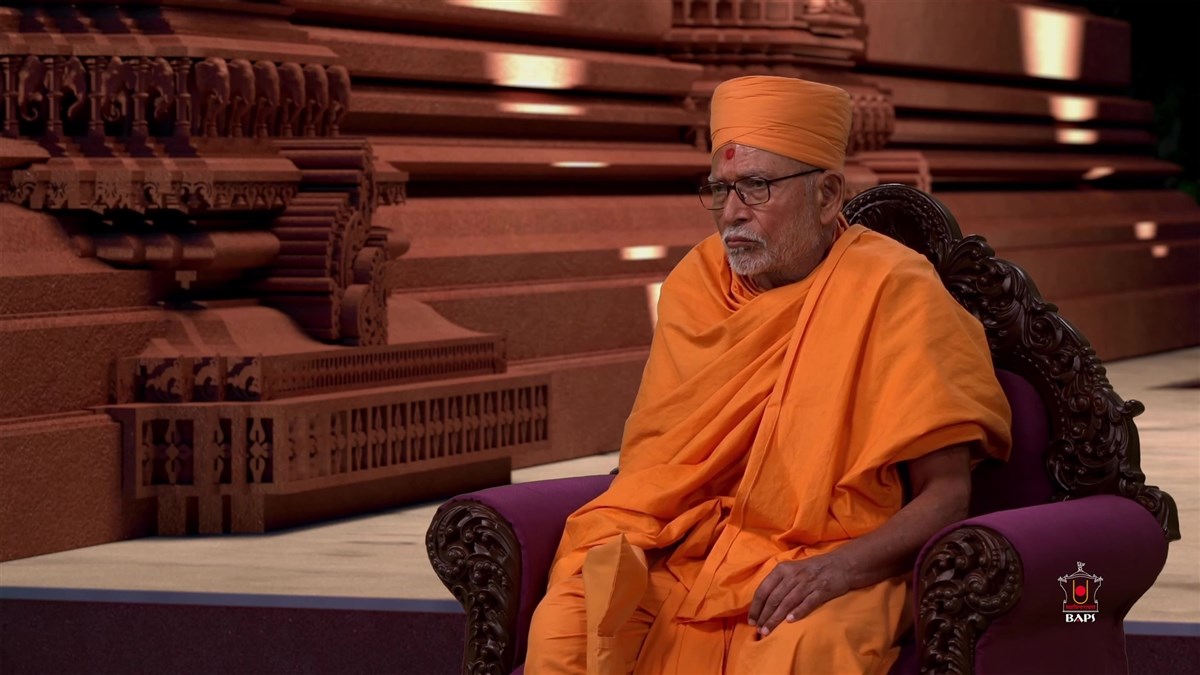 Pujya Bhaktipriya Swami (Kothari Swami) during the assembly