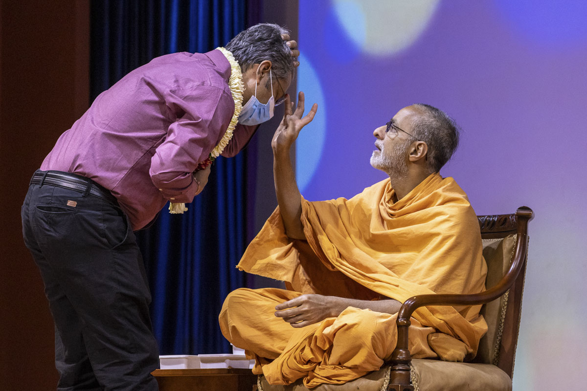Sant Param Hitkari - Pramukh Swami Maharaj's 100th Birthday Celebration