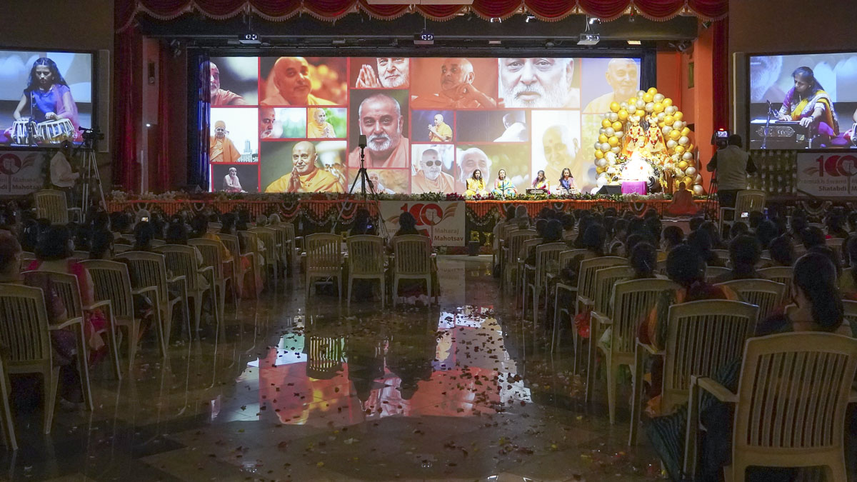 Mahila Din - Pramukh Swami Maharaj's 100th Birthday Celebration