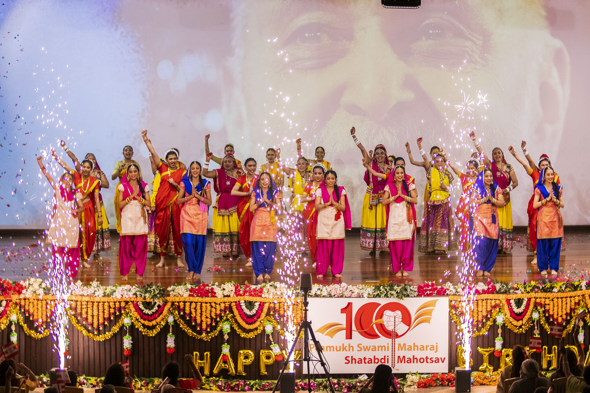 Mahila Din - Pramukh Swami Maharaj's 100th Birthday Celebration