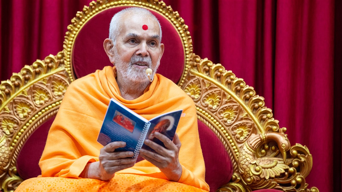 Swamishri discourses on Yogi Vani 