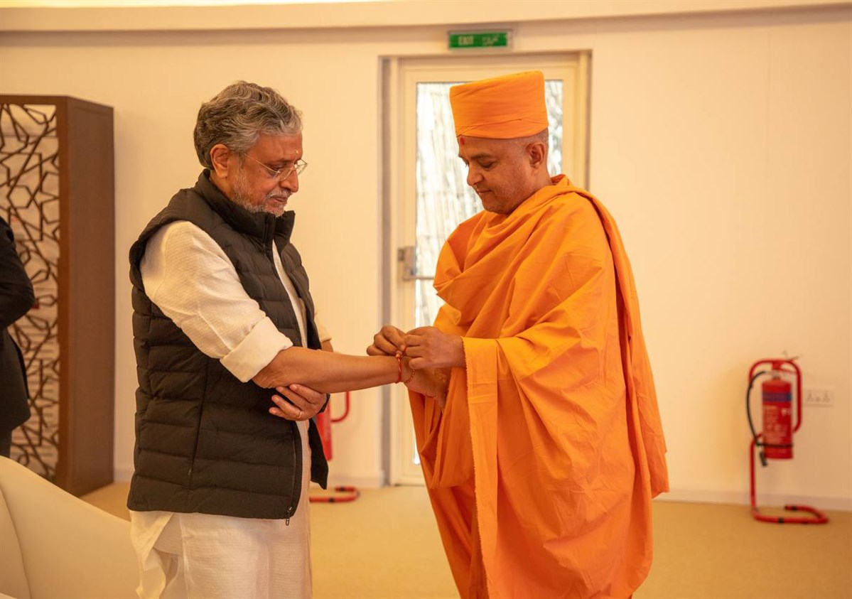 Shri Sushil Kumar Modi accepts a nadachhadi