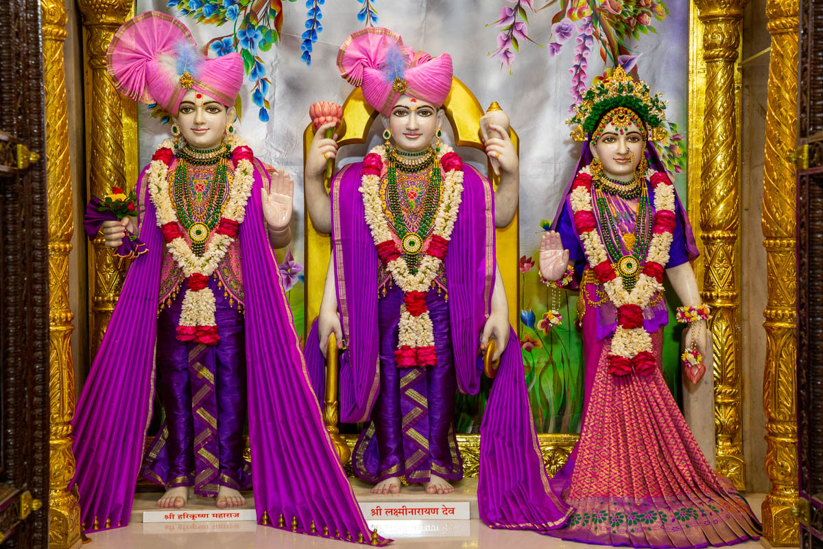 Shri Harikrishna Maharaj and Shri Lakshmi-Narayan Dev